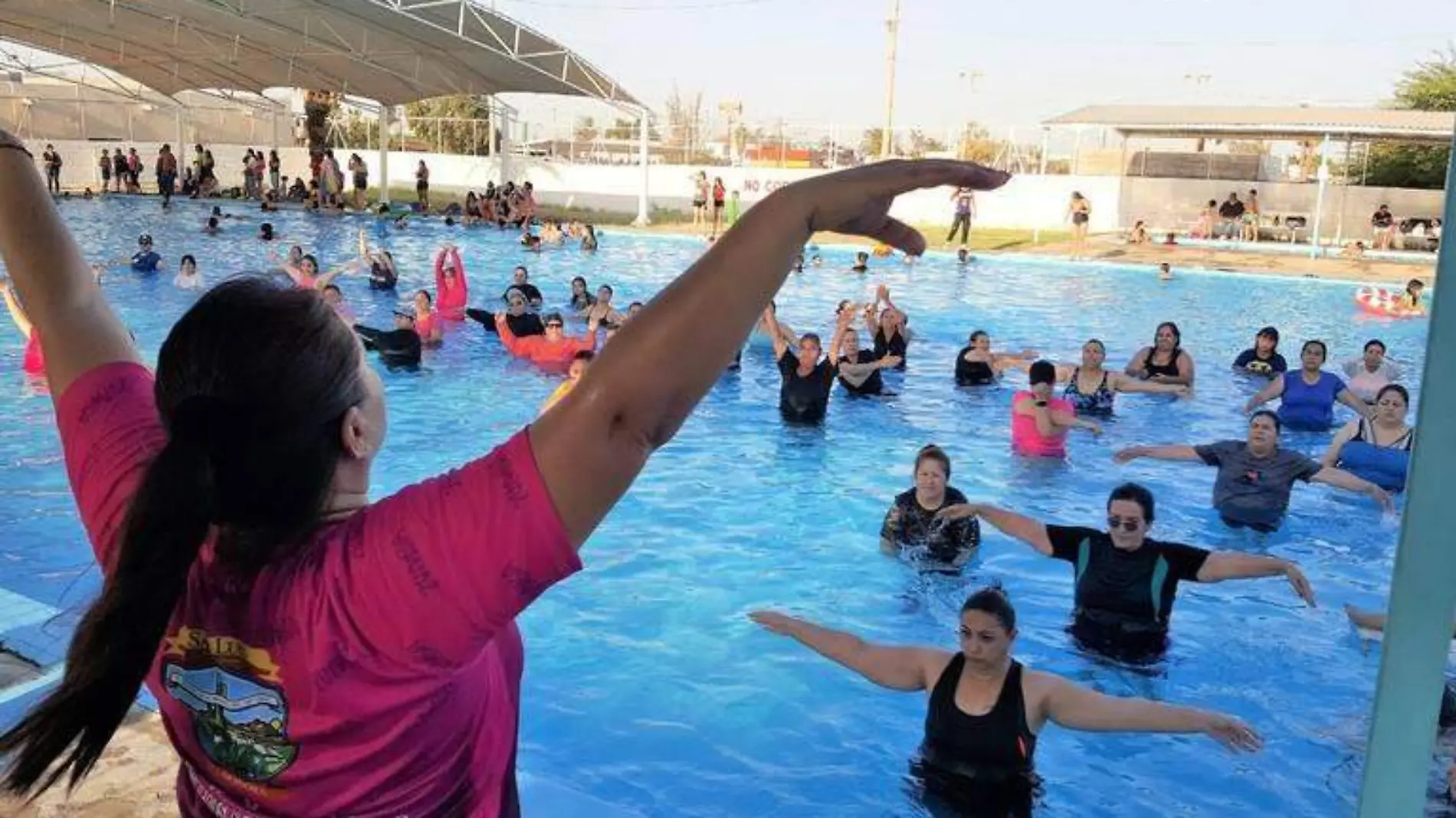 Inician con los cursos de natación y aqua-zumba